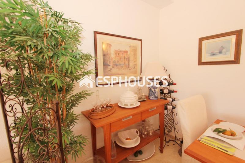 Foto 95b90d84-fbca-429b-9a88-4bf96bb7e920. Penthouse with parking pool in Altea la vella Altea