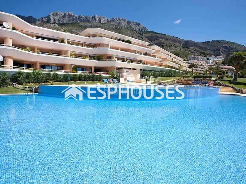 Foto 9d705b51-9339-4542-8304-29fc8d638a0c. Penthouse with parking pool in Altea la vella Altea