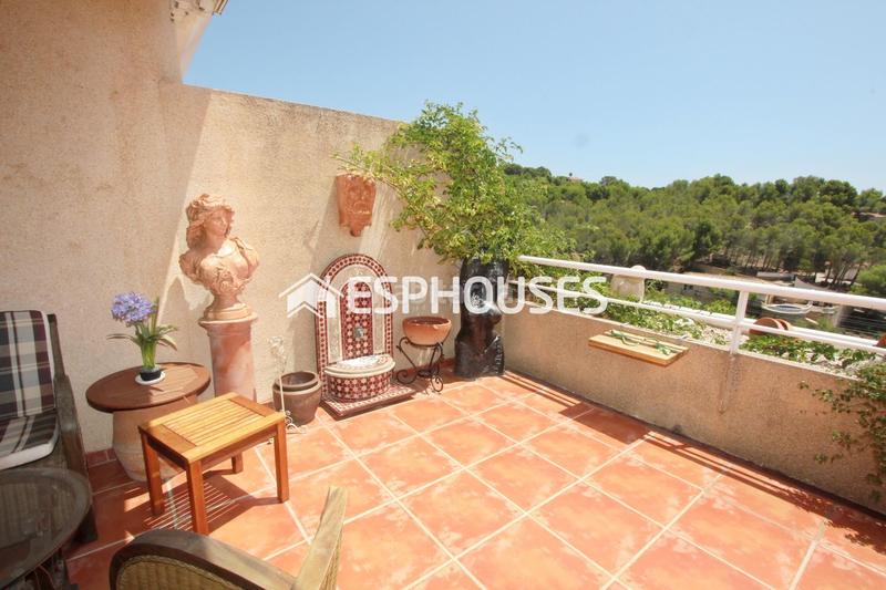 Foto 9e0cec8d-ee08-41f4-846e-fb6d74009bf1. Penthouse with parking pool in Altea la vella Altea