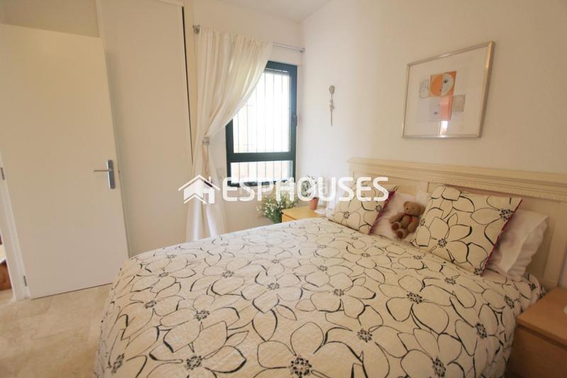 Foto b4e77040-d1be-4380-a397-6784c7764525. Penthouse with parking pool in Altea la vella Altea