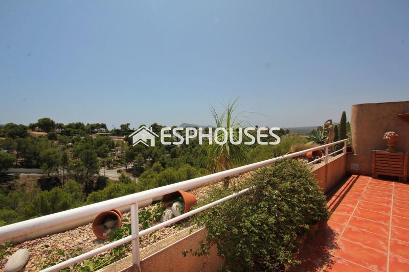 Foto c0dd4908-4d92-4603-9843-a505037ef5e4. Penthouse with parking pool in Altea la vella Altea