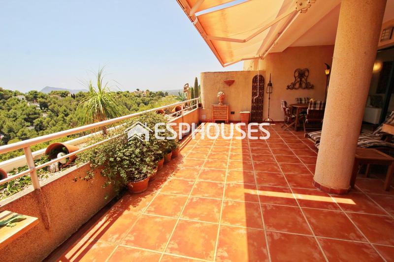 Foto c30e917a-1136-4919-b53d-080a216c1a3e. Penthouse with parking pool in Altea la vella Altea