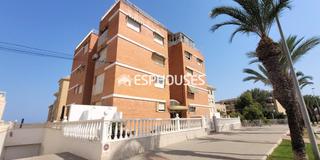 Apartament en Guardamar Playa. Apartamento con ascensor a pocos metros de la playa en guardamar
