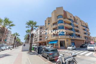 Àtic a Pueblo. Ático dúplex de 3 dormitorios y 2 baños, con una amplia terraza