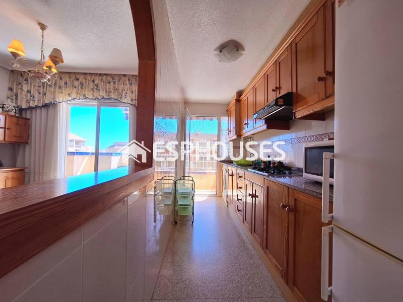 Foto 9359873f-855c-4eaf-b38b-aecad593fada. Apartament amb calefacció aparcament a Pueblo Guardamar del Segura