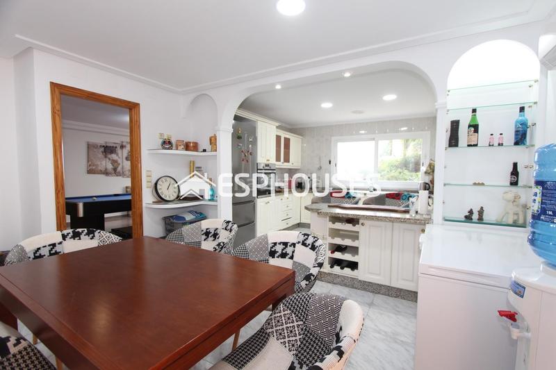 Foto 1dd03e94-6d8b-4271-bd92-e28fe7f71649. Casa amb aparcament piscina a Rebolledo Alicante