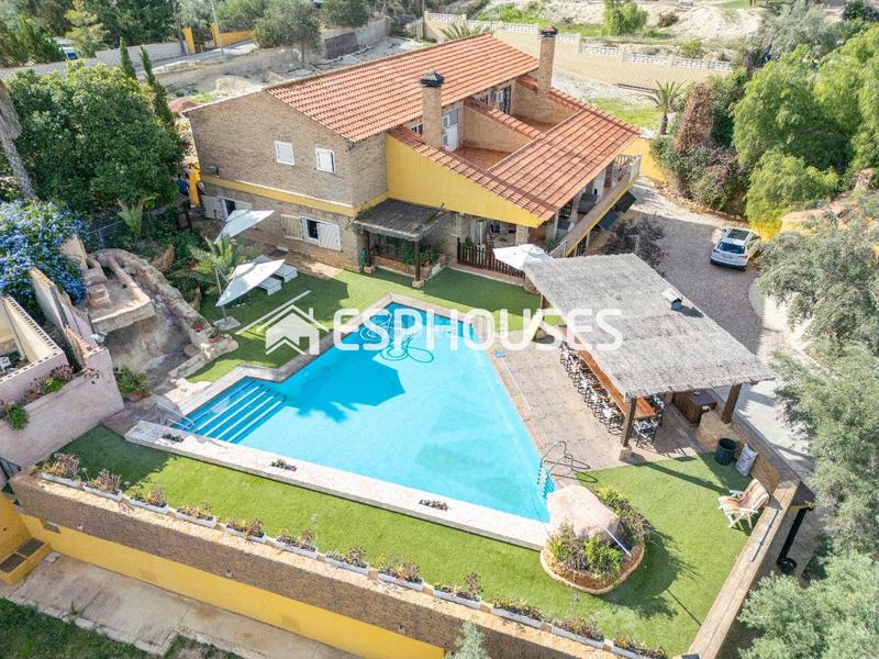 Foto 4e0b5f86-4edd-4534-a64d-f41708479b04. Casa amb aparcament piscina a Rebolledo Alicante