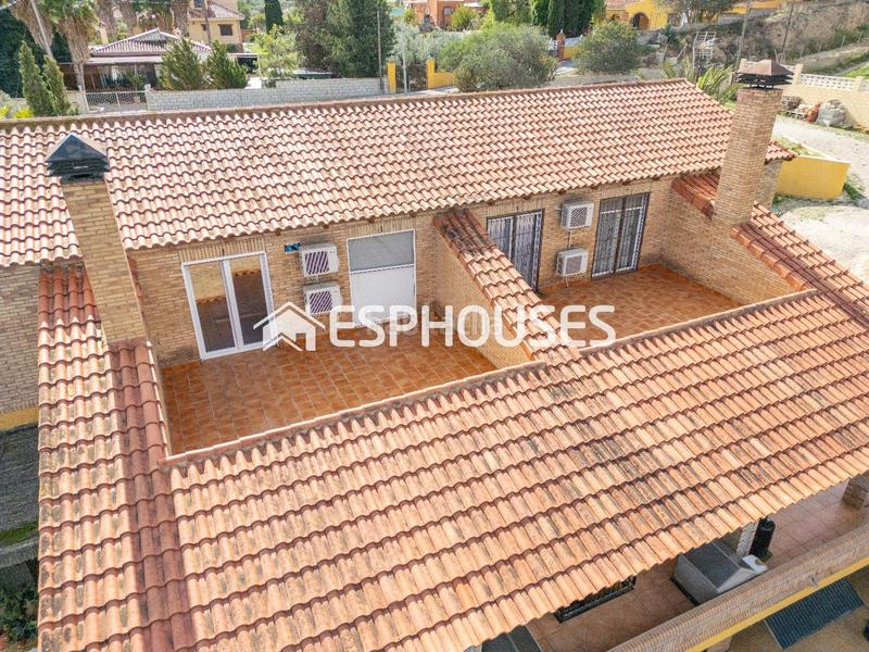 Foto 4ea48b48-e17d-4410-81a0-2c4bd154ccfb. Casa amb aparcament piscina a Rebolledo Alicante