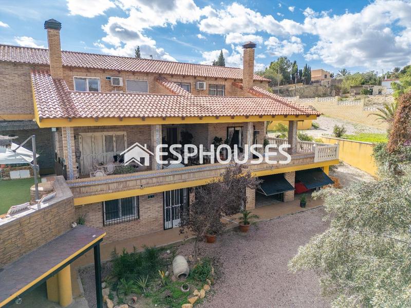 Foto 7b45db9e-b714-42b7-a90e-13a43cbd8399. Casa amb aparcament piscina a Rebolledo Alicante