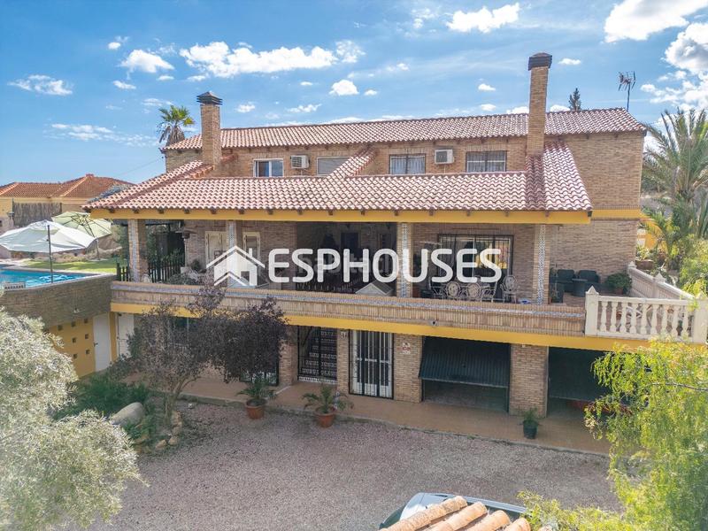 Foto 84a69805-a94c-4453-ae2c-8edfd95be7ea. Casa amb aparcament piscina a Rebolledo Alicante