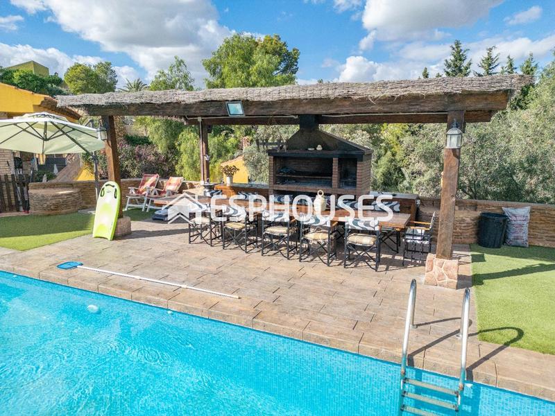 Foto 935eebb8-43f4-48f8-9001-6ba2a1371919. Casa amb aparcament piscina a Rebolledo Alicante