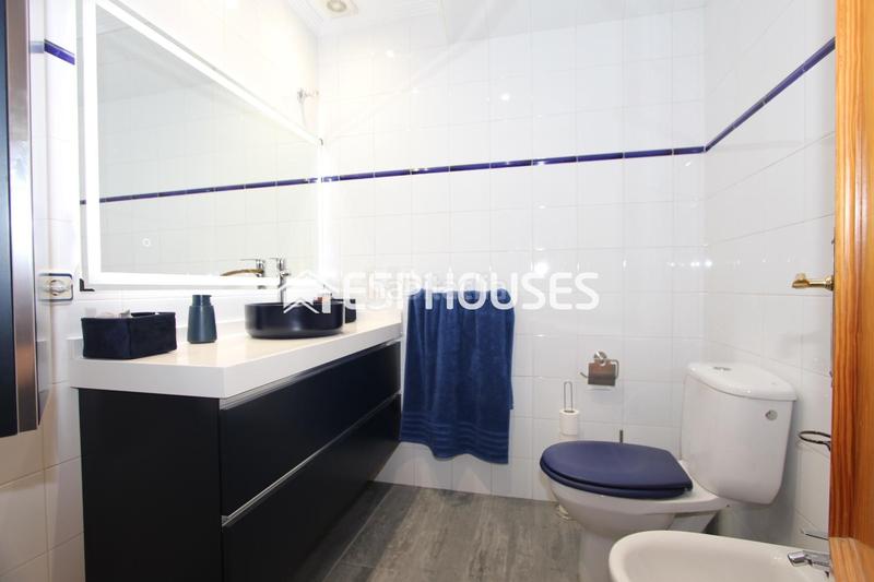 Foto 939f8bcd-2acf-4651-882b-4d35ffb7f173. Casa amb aparcament piscina a Rebolledo Alicante