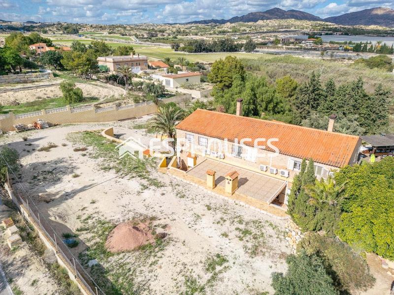 Foto 9ac774c7-d5fd-46f6-b5bd-971faf0704f4. Casa amb aparcament piscina a Rebolledo Alicante