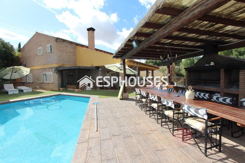 Foto b136dd37-1032-44f1-98f9-b07cd319e244. Casa amb aparcament piscina a Rebolledo Alicante