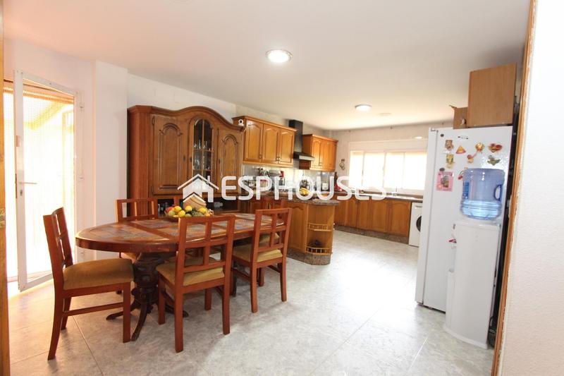 Foto ba038e22-e56e-4270-9460-51fef61d5290. Casa amb aparcament piscina a Rebolledo Alicante