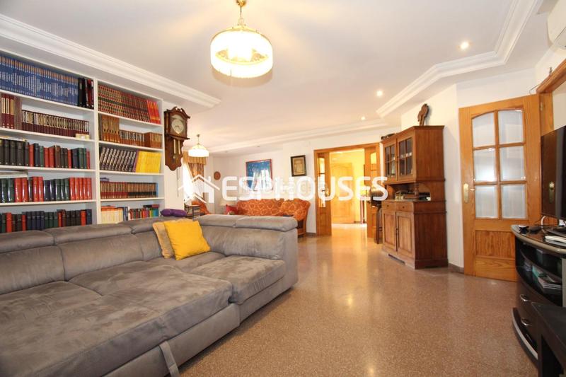 Foto e599b866-578f-44b1-8ef1-5a2a8c76f308. Casa amb aparcament piscina a Rebolledo Alicante