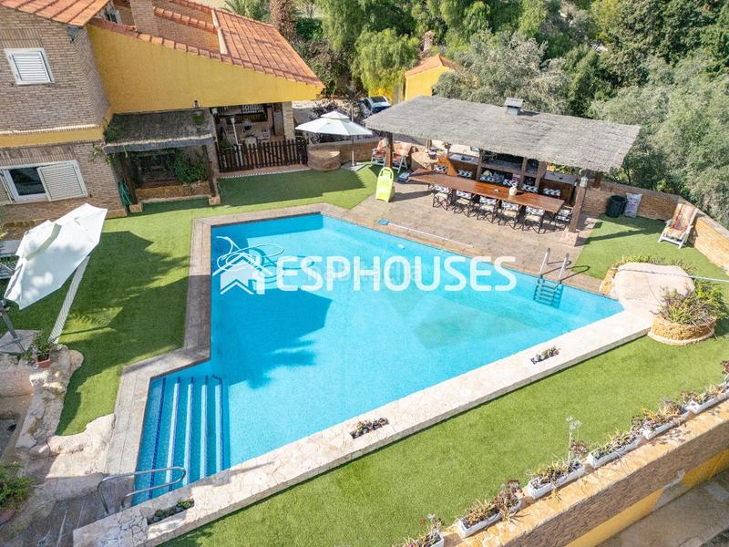 Foto f878f3f8-6c0b-4d9a-a311-59ac9ced9e33. Casa amb aparcament piscina a Rebolledo Alicante