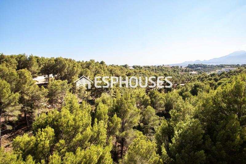 Foto b553b568-9274-434a-80cb-44473f958fb6. Pis amb aparcament piscina a Altea la vella Altea