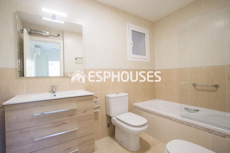 Foto f02ac588-5fa6-4b8f-a697-8a26f9470474. Pis amb aparcament piscina a Altea la vella Altea