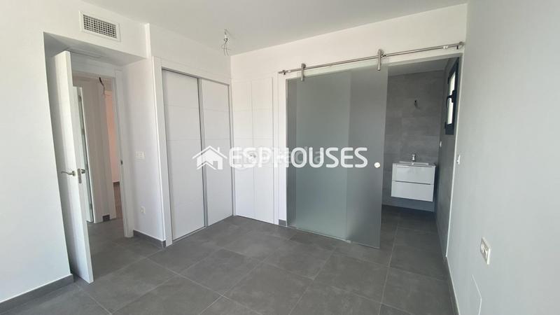 Foto 54cd9197-9d61-4652-a203-928306abf389. Doppelhaus mit parking pool in Monte y Mar Santa Pola