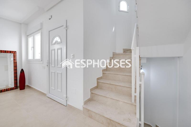 Foto 0000ff75-dcc1-407a-a8f4-565726e65179. Towny house with parking pool in San Fulgencio