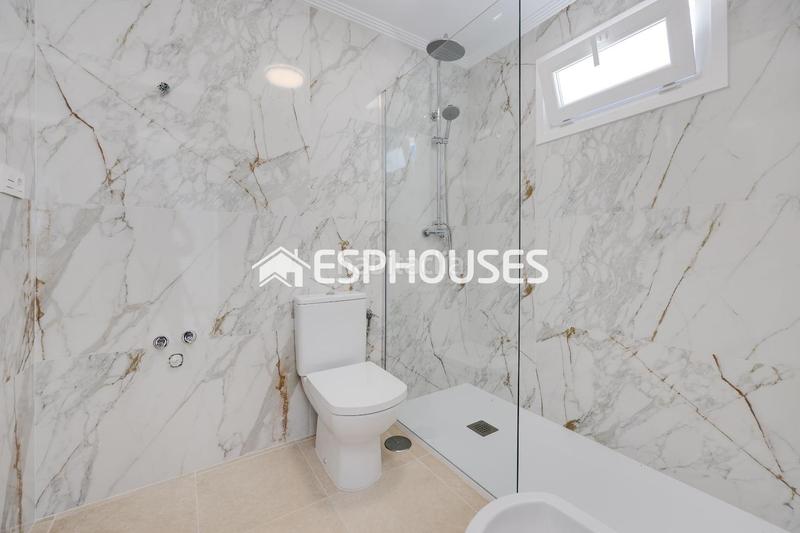 Foto aa3edcfc-9e18-4d30-9dfc-e0c87198afa1. Towny house with parking pool in San Fulgencio