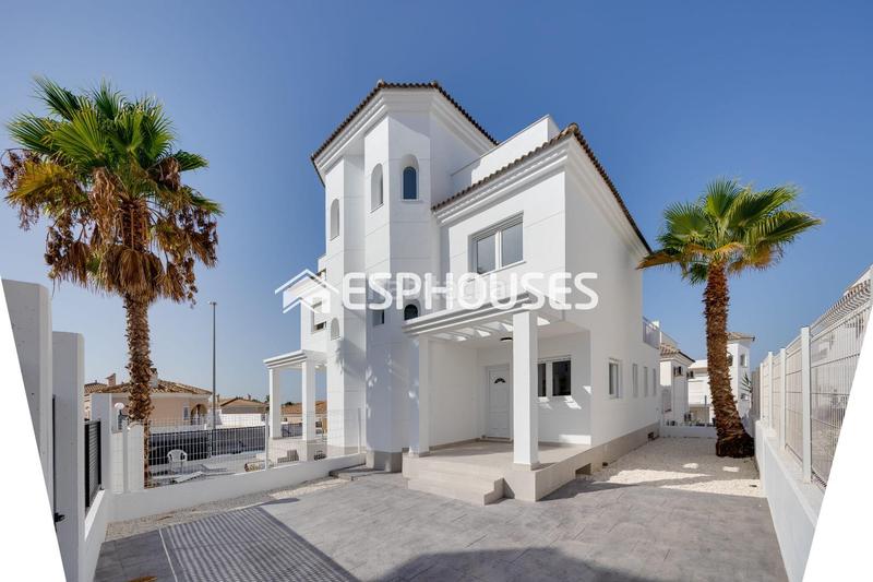 Foto e269f812-cf0e-4172-9084-12878f010f84. Towny house with parking pool in San Fulgencio