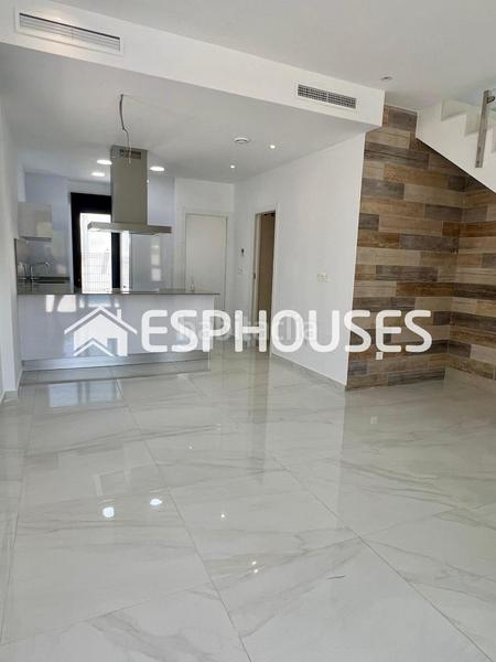 Foto 0f7fcb0d-398d-4233-aec2-32af4a1af375. Casa a schiera con piscina in Polop