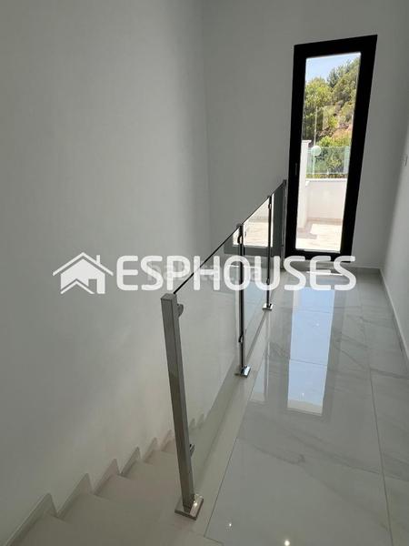 Foto 45df334d-4fa4-4244-bc8f-72c5c67cd331. Casa a schiera con piscina in Polop