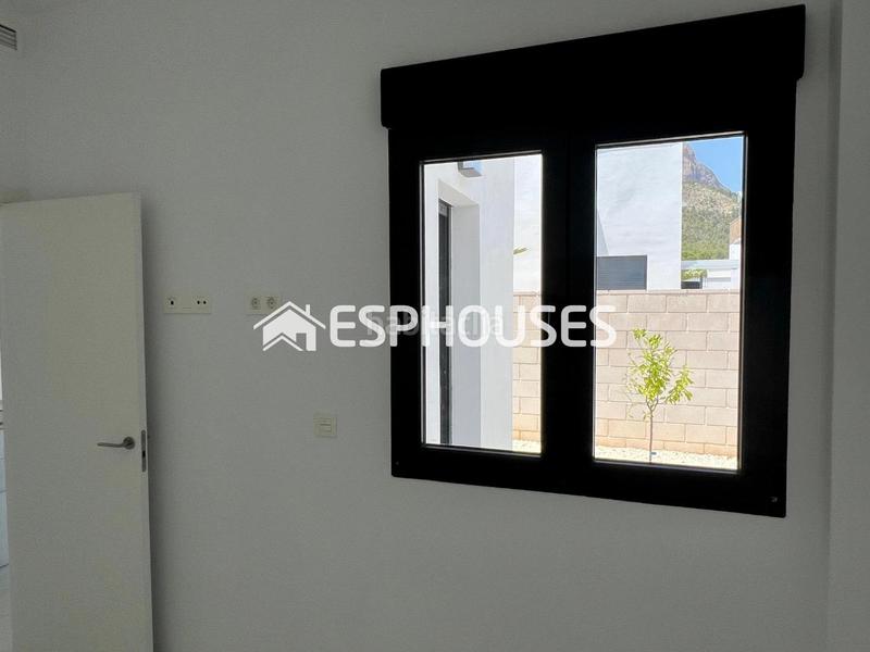 Foto 599577d4-a7f9-4436-b81f-a987783c8ab1. Casa a schiera con piscina in Polop