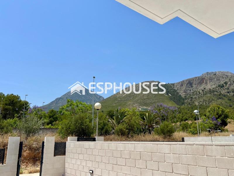 Foto 5efe4abb-6bf6-43ba-943d-308ebe8a771a. Casa a schiera con piscina in Polop