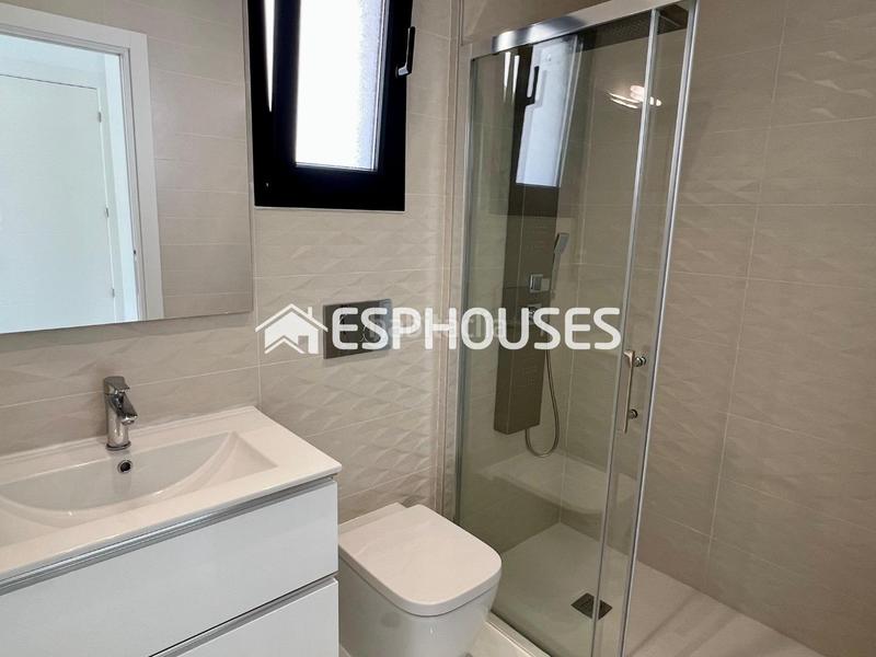 Foto b2399473-e2eb-48bf-8947-d23168cb4152. Casa a schiera con piscina in Polop