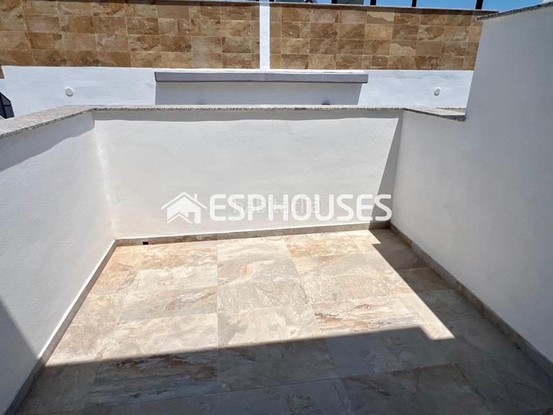 Foto b43a8ee2-c1b7-4a3c-898d-3f830a44c1bb. Casa a schiera con piscina in Polop