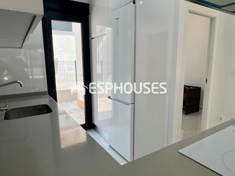 Foto fca20ae3-0be9-4502-aa0a-ce7ff9b7be02. Casa a schiera con piscina in Polop