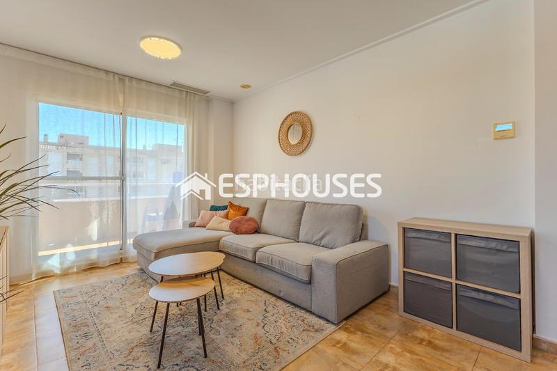 Foto 2c069647-168c-459b-9abf-3ce1fbd7a06d. Apartament amb aparcament piscina a Pueblo Guardamar del Segura