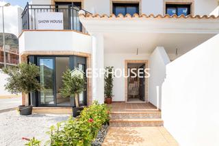 Maison jumelée à Cox. Casas adosadas en cox