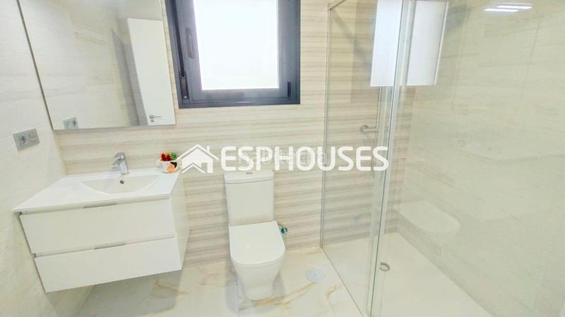 Foto c46a265b-7f3b-4bb6-9dee-1cb7a730e454. Maison avec parking piscine dans El Pinar de Campoverde Pilar de la Horadada