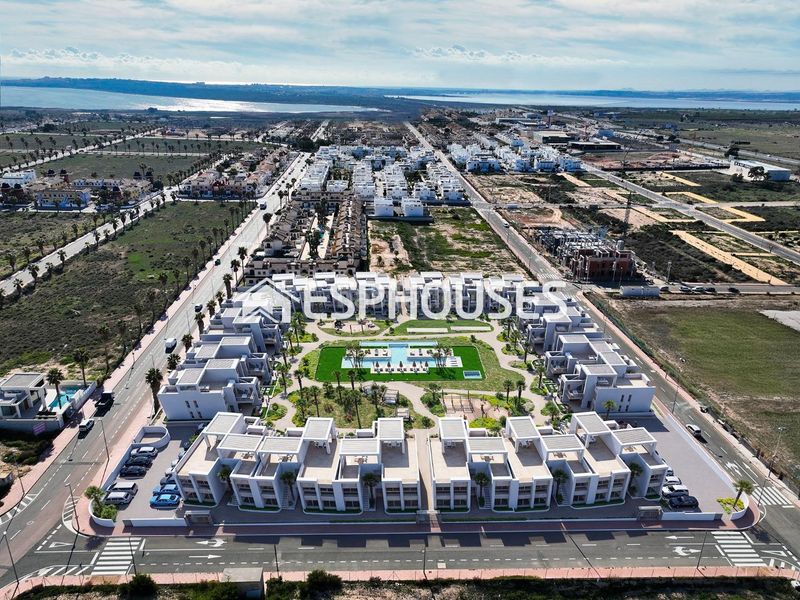 Foto d276d529-a89f-4a85-bd76-159a56735a4b. Casa amb aparcament piscina a Rojales