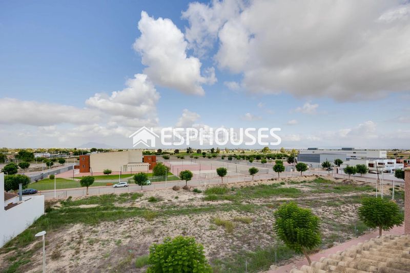 Foto bed60b88-17e3-43ac-a3cd-1577185a8e7a. Apartament amb piscina a San Fulgencio