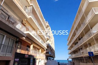 Piso en Guardamar Playa. Amplio piso con gran terraza y vistas laterales al mar en guarda