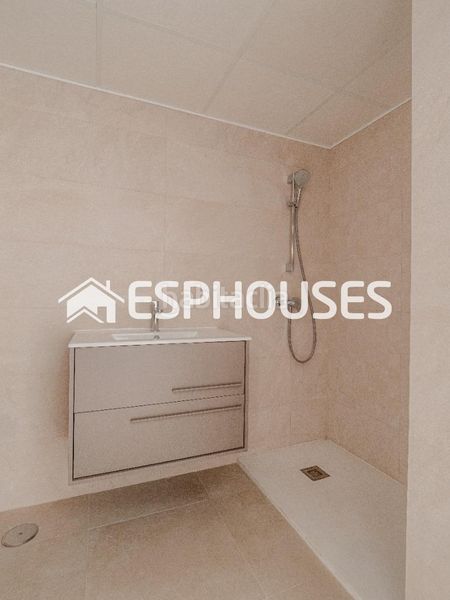 Foto 1d09f3ba-d27a-409d-91c7-794d131a19b5. Pis amb aparcament piscina a Florida Baja Alicante