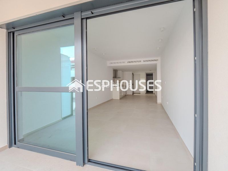 Foto 4d3b9338-35ee-448f-a7d7-86a8a8a39ed1. Pis amb aparcament piscina a Florida Baja Alicante