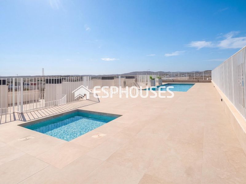 Foto 8c1d9a8e-7627-4bfd-a993-2e77a07b321b. Pis amb aparcament piscina a Florida Baja Alicante