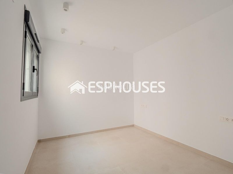 Foto 8e0d2648-777b-4c48-a68c-00393f0ef126. Pis amb aparcament piscina a Florida Baja Alicante