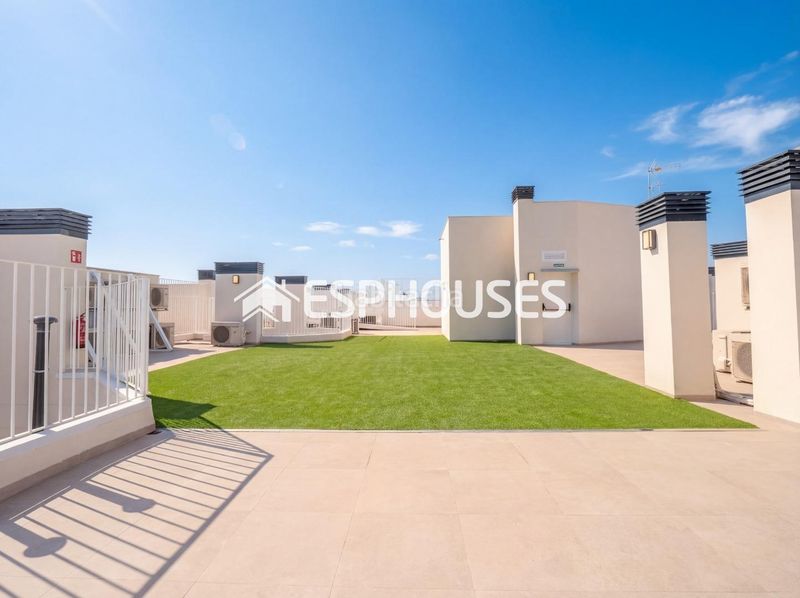 Foto ddc5f70d-6218-429d-8e3a-1445bd7bc9e4. Pis amb aparcament piscina a Florida Baja Alicante