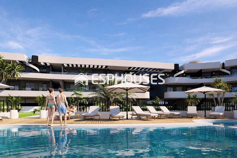 Foto c12b0dd3-8c03-4236-8129-0526a9d87533. Planta baixa amb aparcament piscina a Centro Alcázares (Los)
