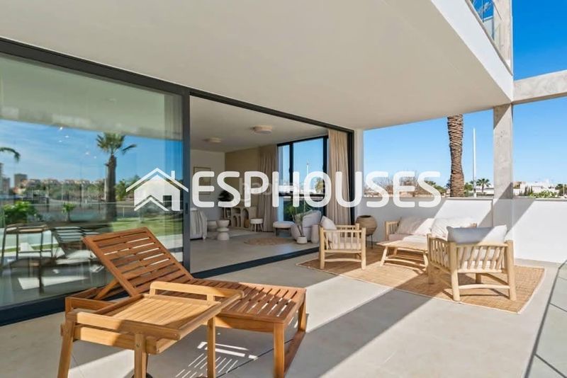 Foto 12575e98-2497-40e2-9e15-df489b531f9d. Ground floor with parking pool in Islas Menores-Mar de Cristal Cartagena