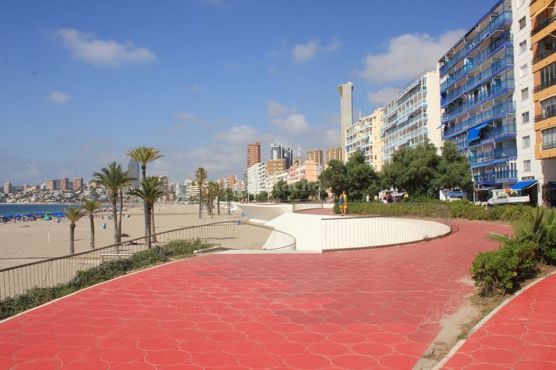 Foto 070ce447-e3bb-4c51-b290-db6e07eec835. Pis amb calefacció aparcament piscina a Via Parque Benidorm