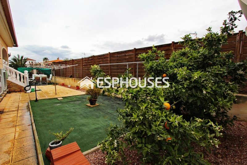 Foto 09832928-ee38-446a-aad7-082778814785. Casa amb aparcament piscina a Busot