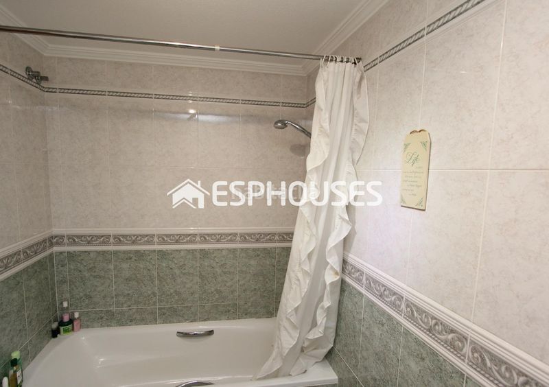 Foto 356cfc8f-e3bc-469c-bb86-bdfd0c18fad3. Casa amb aparcament piscina a Busot